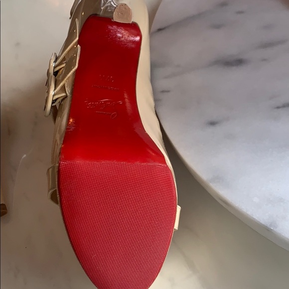 Christian Louboutin Differa SIGNED heels in nude - Picture 7 of 16